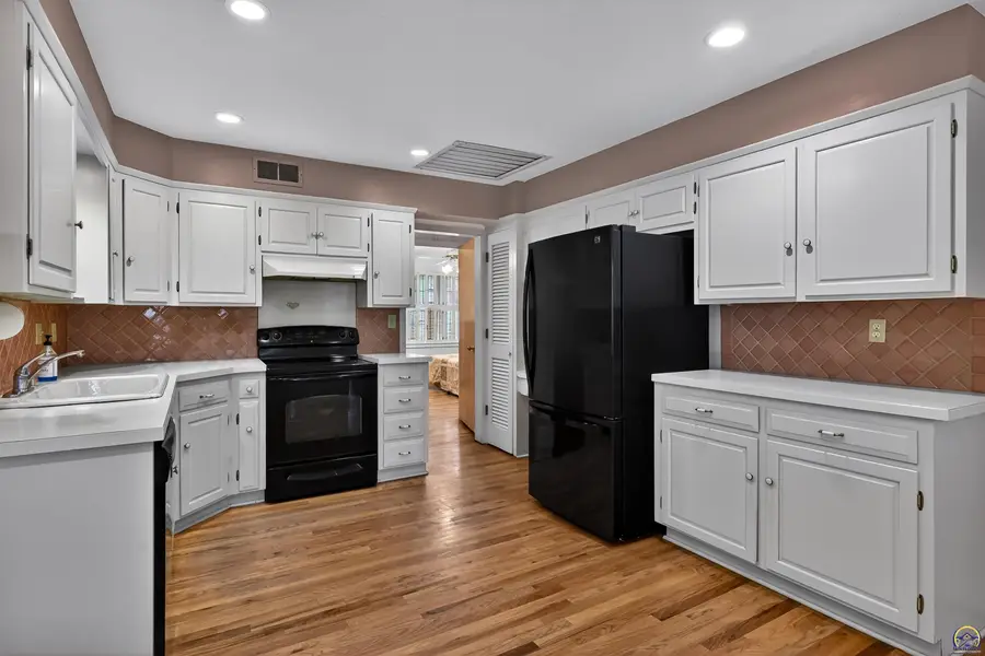 3625 SW Windsor Ct, Topeka, KS 66604 - #2