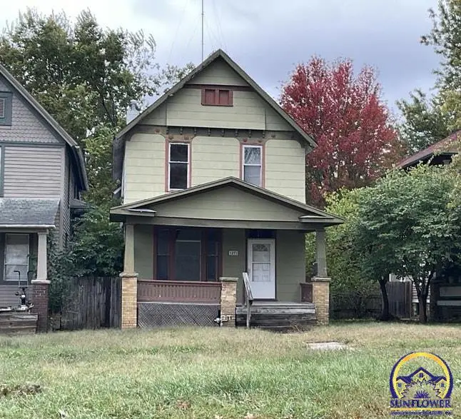 1271 SW Tyler St, Topeka, KS 66612 - #1