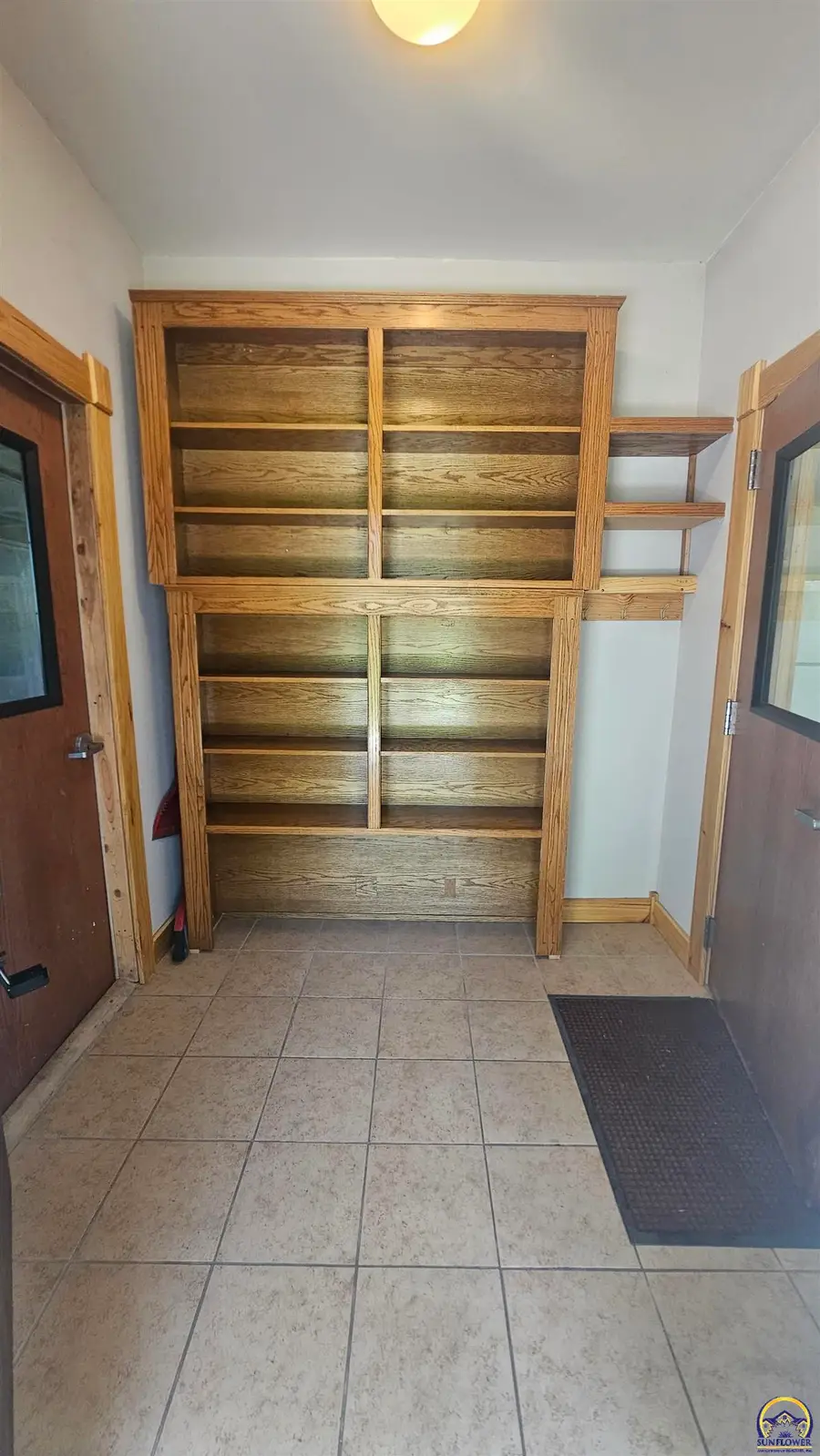 318 E Hall Ave, Burlingame, KS 66413 - #3