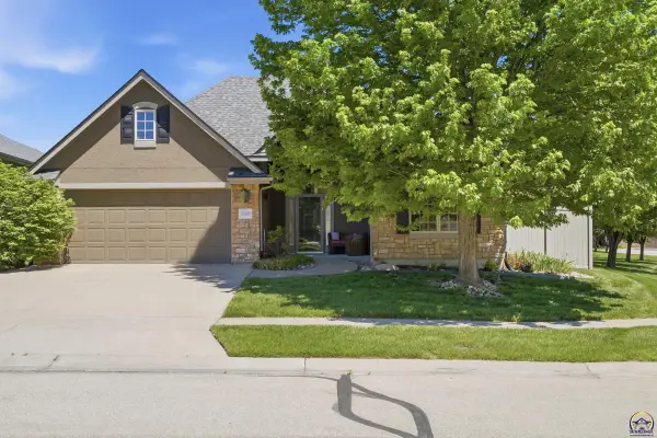 2240 SW Millers Glen Dr, Topeka, KS 66614