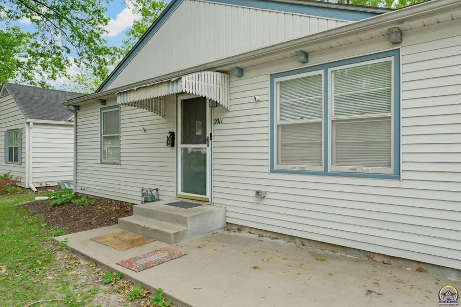 2011 SW Stone Ave, Topeka, KS 66604 - #3