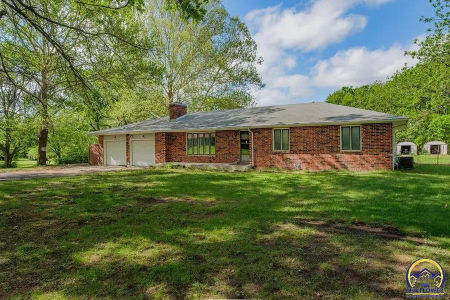 5020 SE 7th St, Tecumseh, KS 66542 - #2