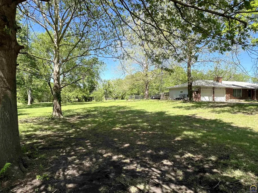 5020 SE 7th St, Tecumseh, KS 66542 - #3