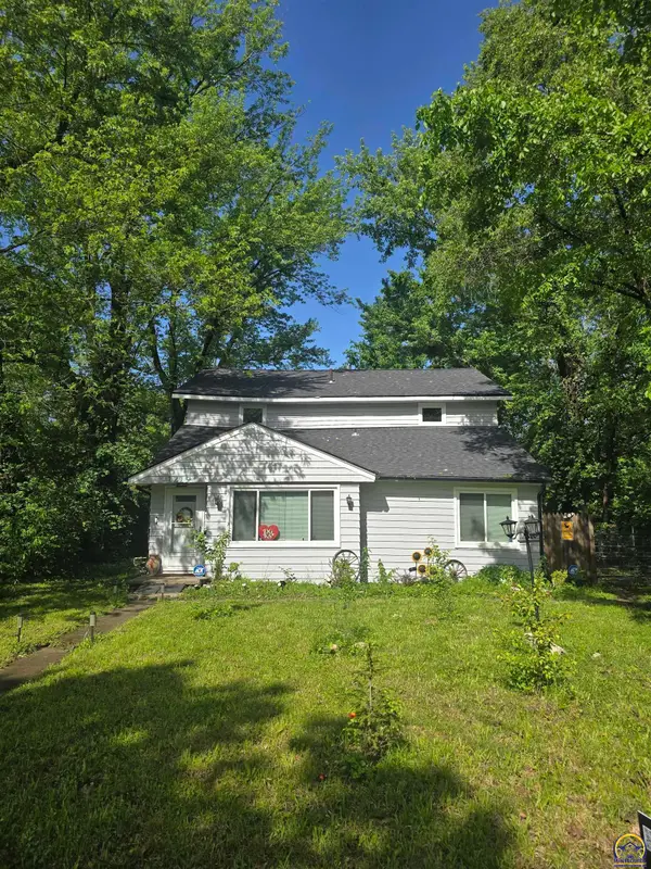 1219 Brook St, Lawrence, KS 66044
