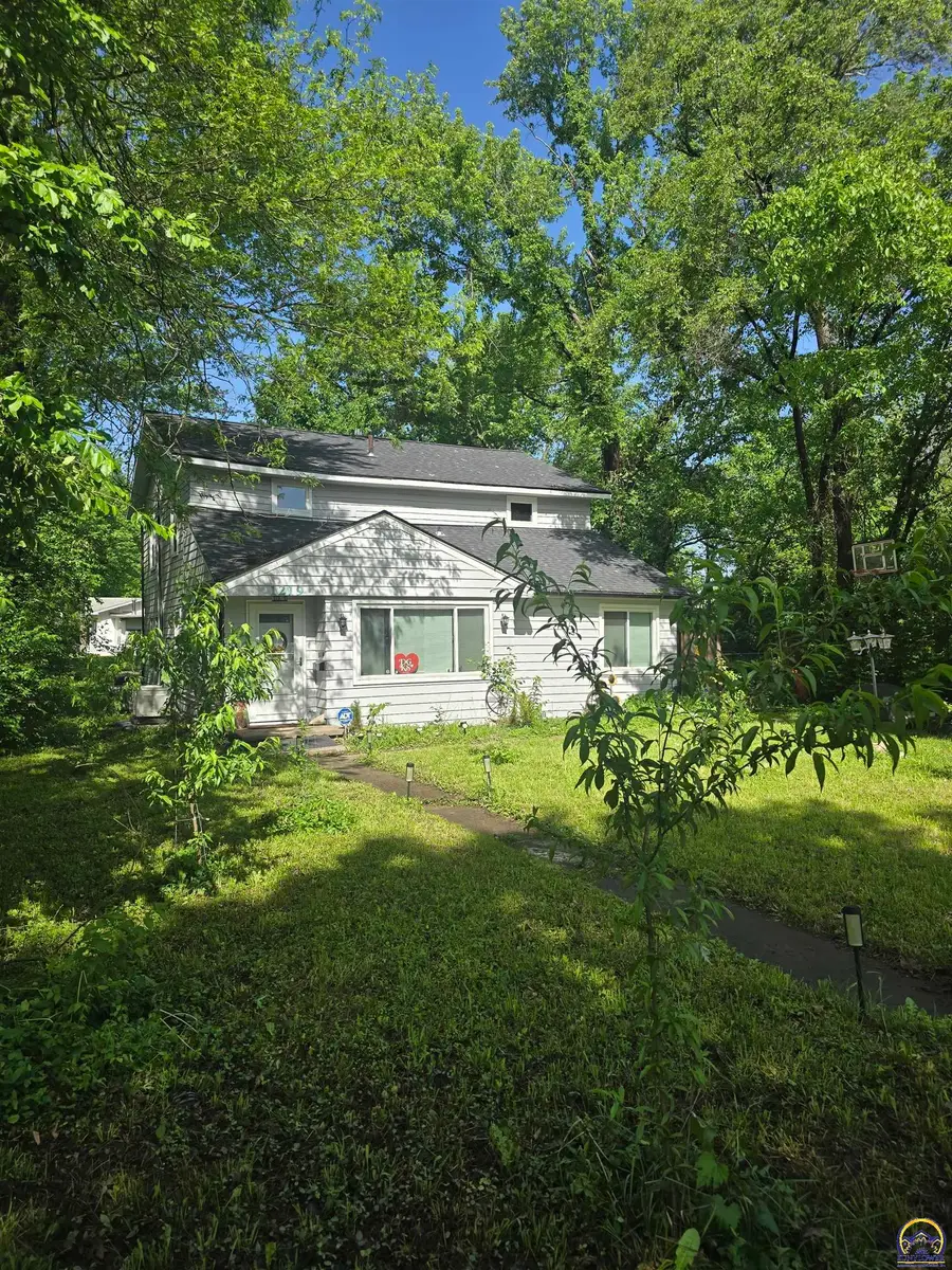 1219 Brook St, Lawrence, KS 66044 - #3