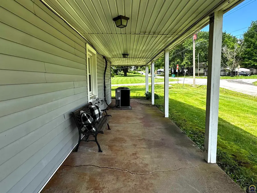 243 W Hall Ave, Burlingame, KS 66413 - #3