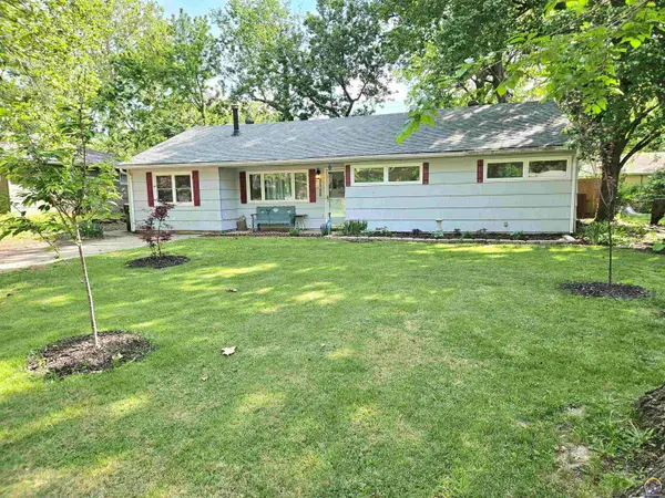 2528 SW Duncan Dr, Topeka, KS 66614