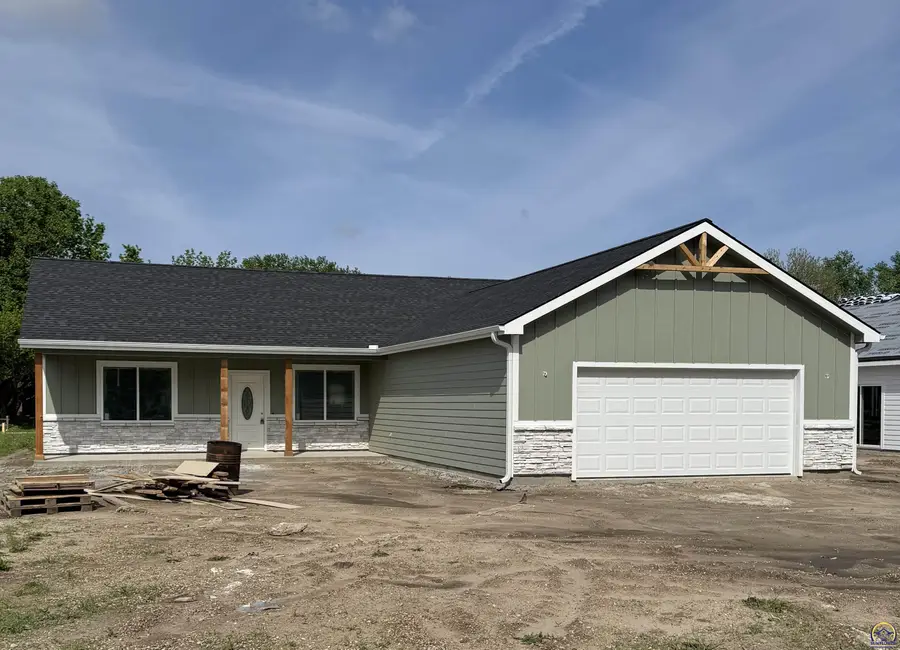 409 Broadway St, Belvue, KS 66407 - #2