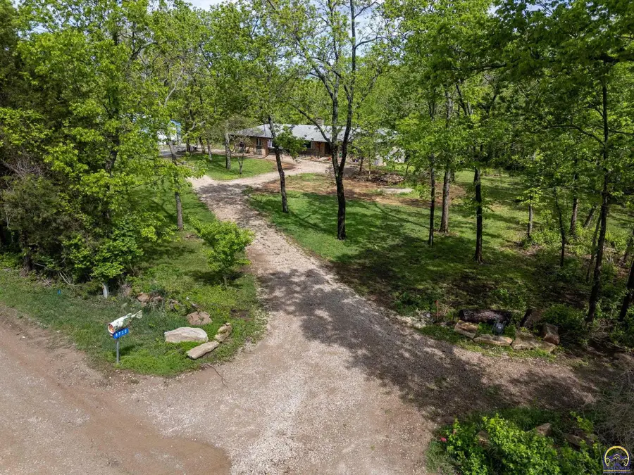 8720 SW 85th St, Auburn, KS 66402 - #2