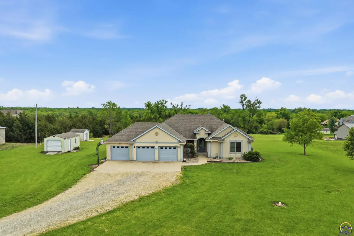 3635 SE 45th St, Berryton, KS 66409 - #1