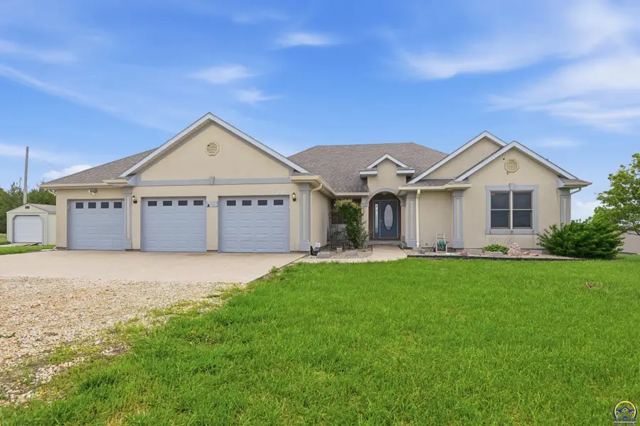 3635 SE 45th St, Berryton, KS 66409 - #2