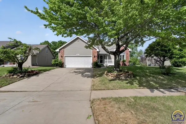 2217 SW Pondview Dr, Topeka, KS 66614