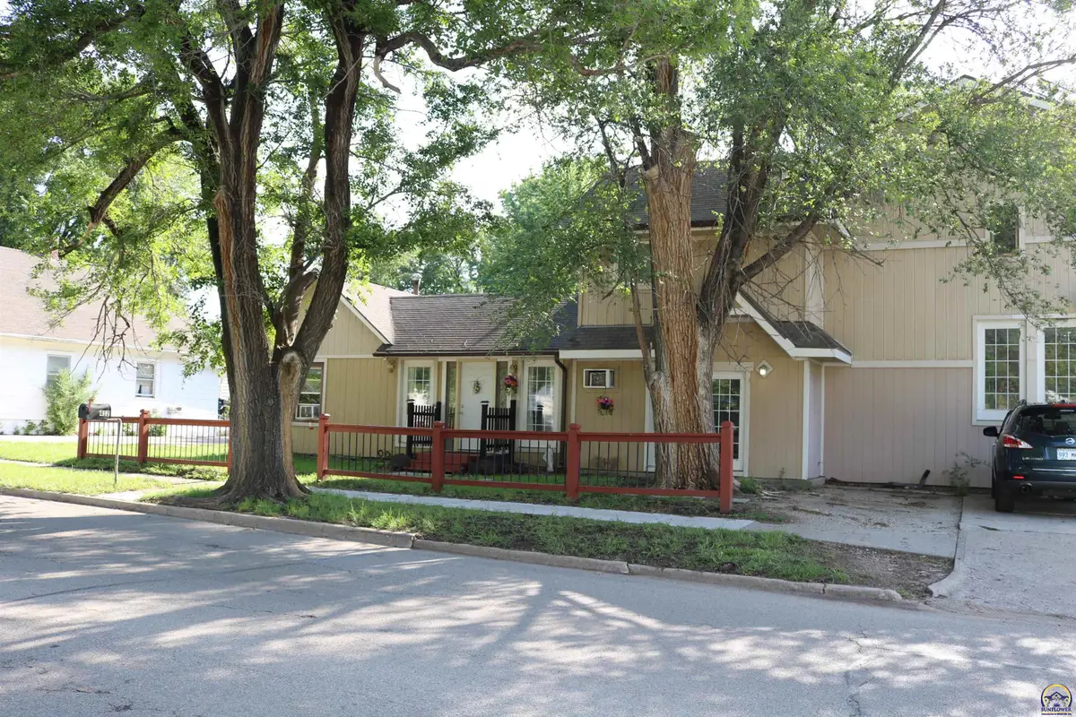 412 NE Chester Ave, Topeka, KS 66616 - #1