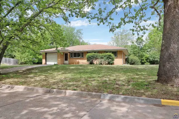 1757 Vaughn Dr, Manhattan, KS 66502