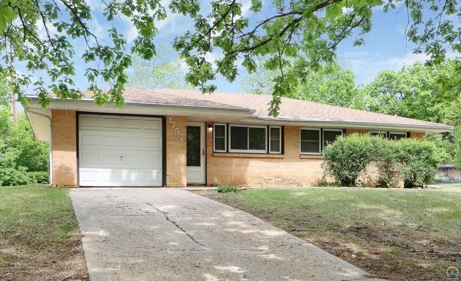 1757 Vaughn Dr, Manhattan, KS 66502 - #2