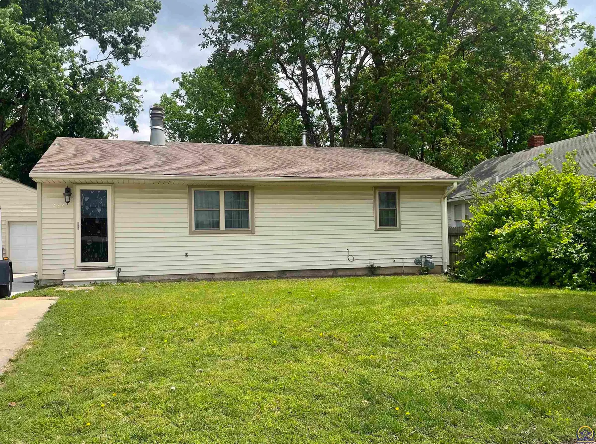238 SW Macvicar Ave, Topeka, KS 66606 - #1