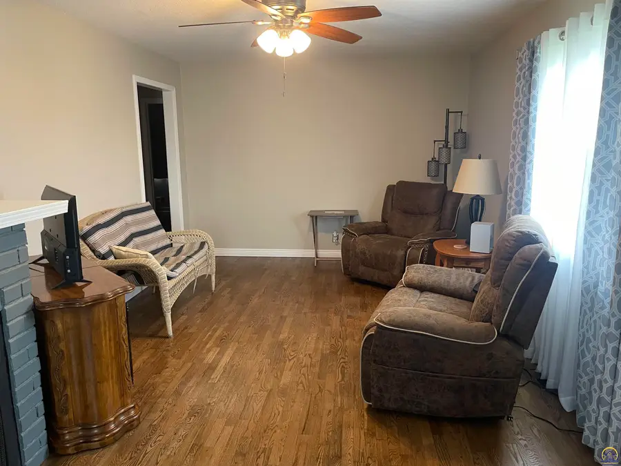 238 SW Macvicar Ave, Topeka, KS 66606 - #3