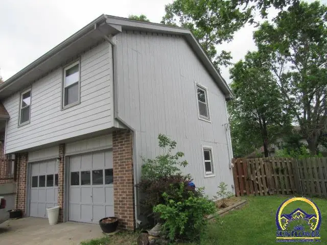 1606 SW Village Dr, Topeka, KS 66604-1754 - #2
