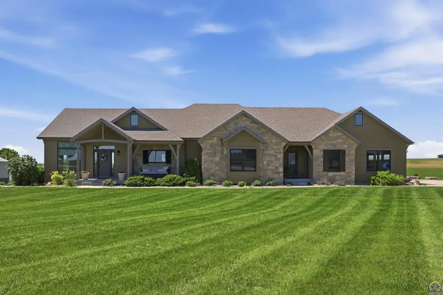 5231 NW Valencia Rd, Silver Lake, KS 66539 - #2