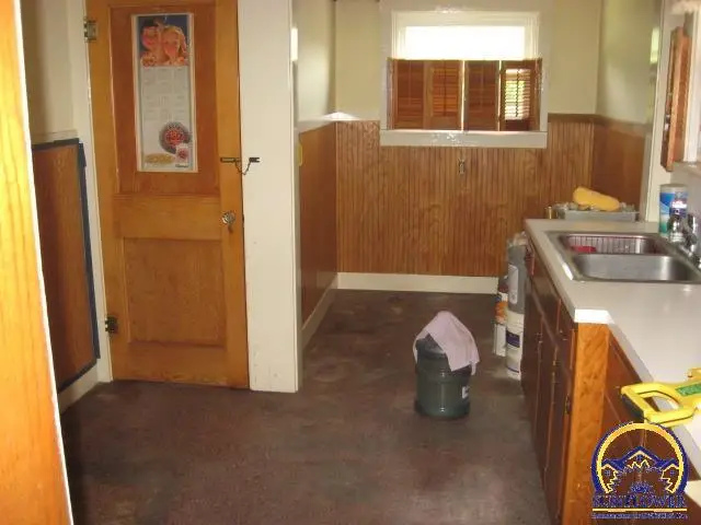 326 SW Courtland Ave, Topeka, KS 66606 - #3