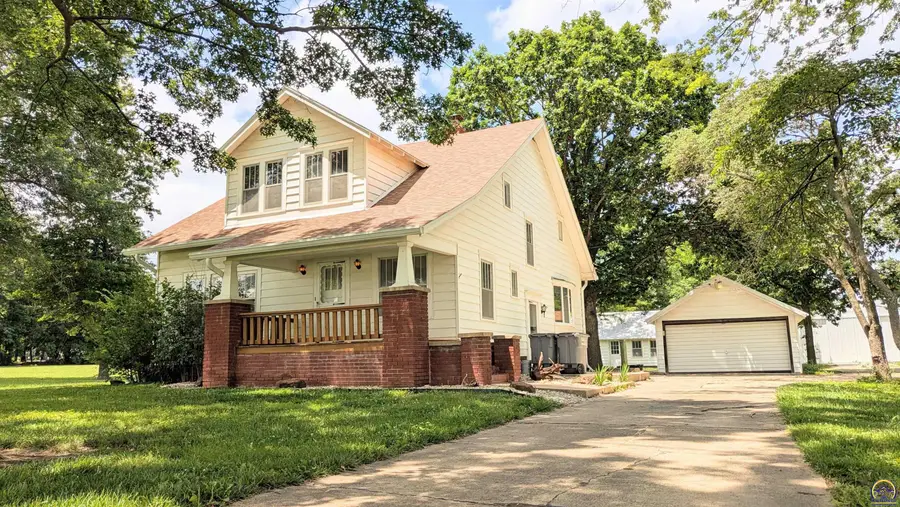 1830 E 6th Ave, Emporia, KS 66801 - #3