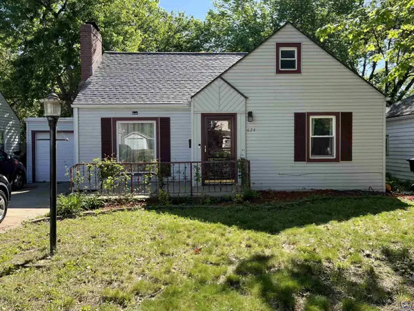 624 SW Grandview Ave, Topeka, KS 66606