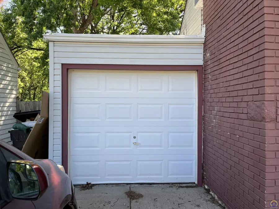 624 SW Grandview Ave, Topeka, KS 66606 - #3