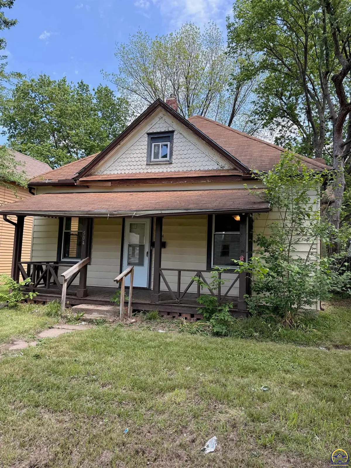 504 NE Grattan St, Topeka, KS 66616 - #1