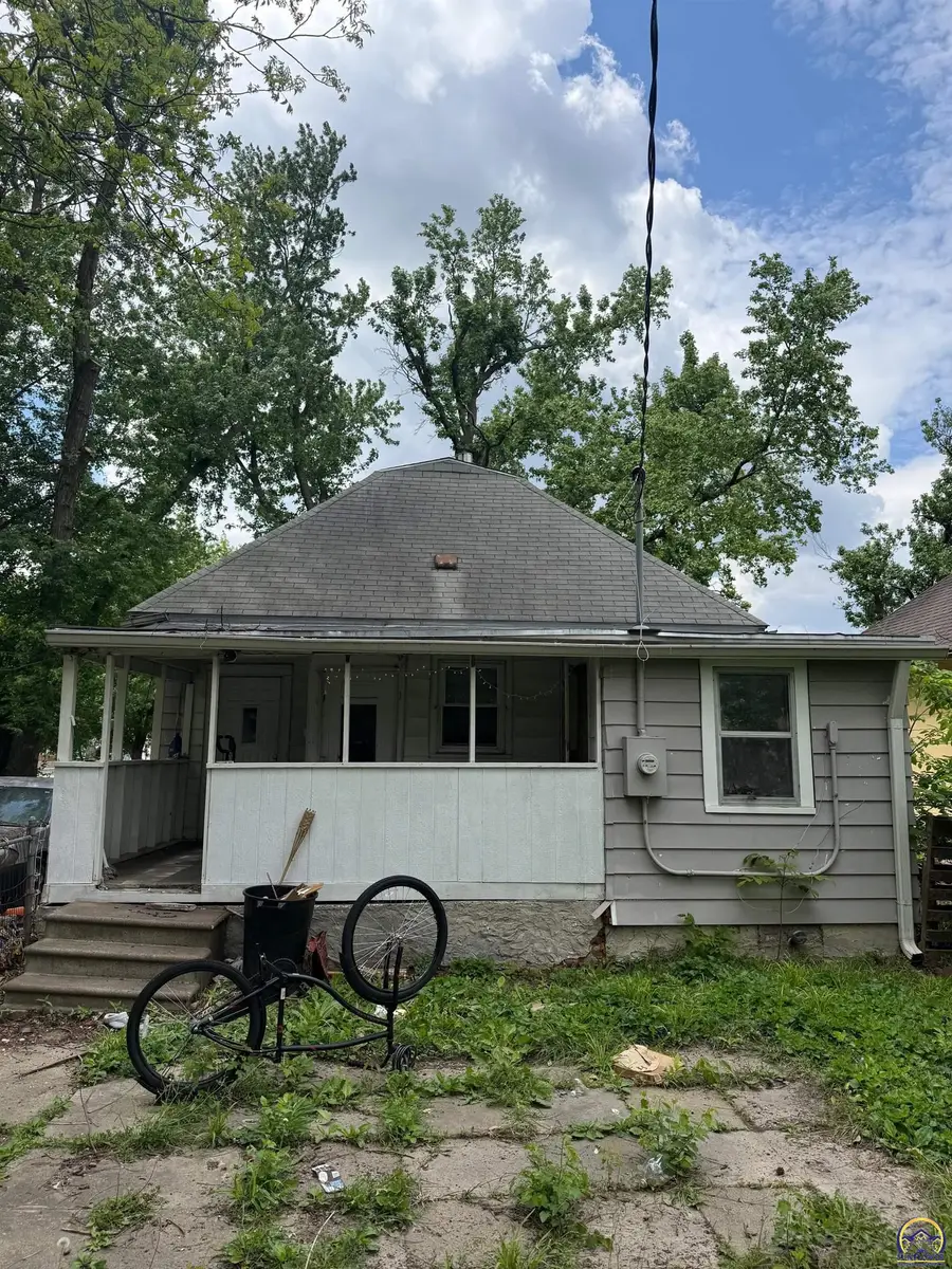 742 NE Freeman Ave, Topeka, KS 66616 - #2