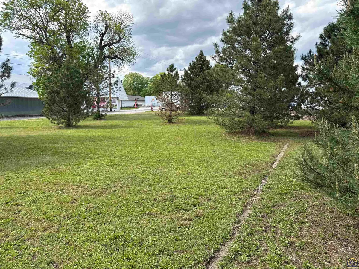 524 S Topeka, Lyndon, KS 66451 - #1