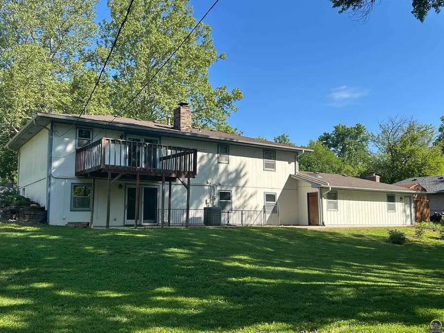 2323 SE Blair Dr, Topeka, KS 66605 - #3
