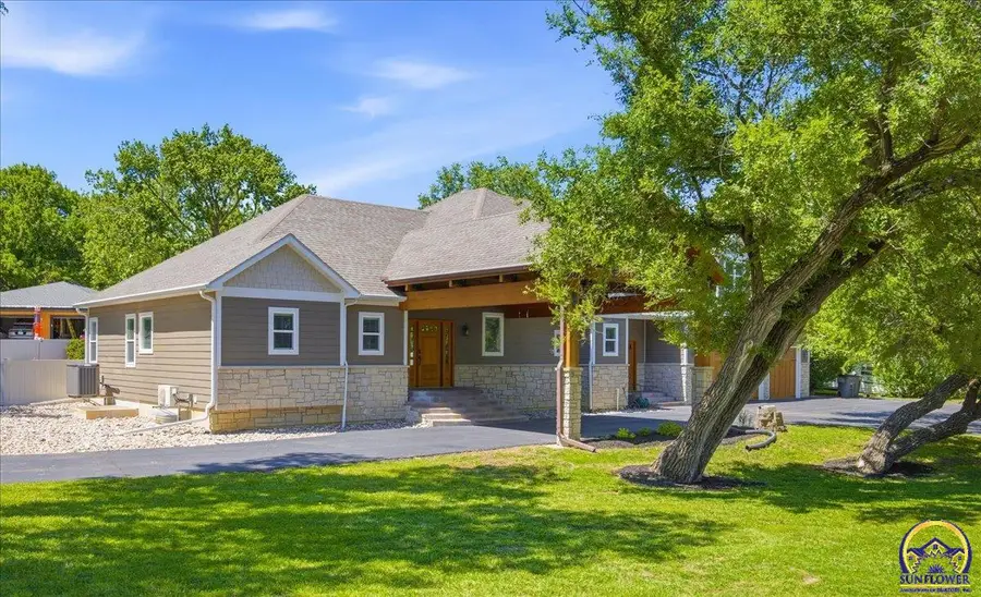 2001 Morningside Dr, Emporia, KS 66801 - #2
