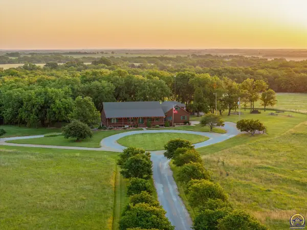 8218 W 273rd Terr, Osage City, KS 66523