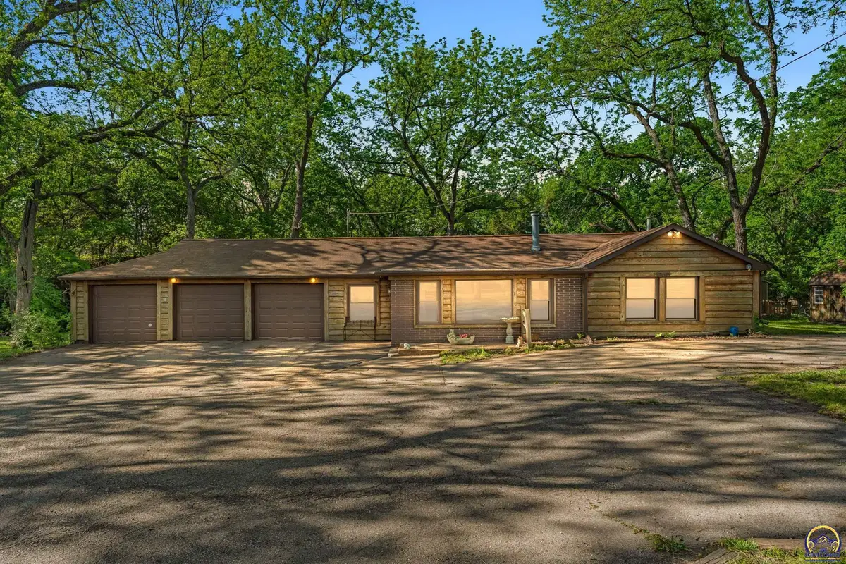 8649 SW 61st St, Topeka, KS 66610 - #1