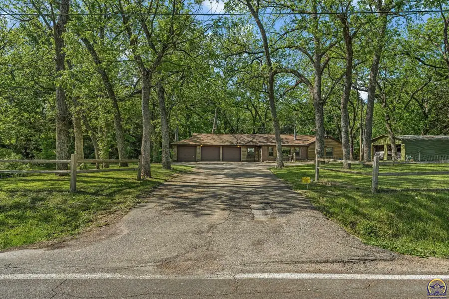 8649 SW 61st St, Topeka, KS 66610 - #2
