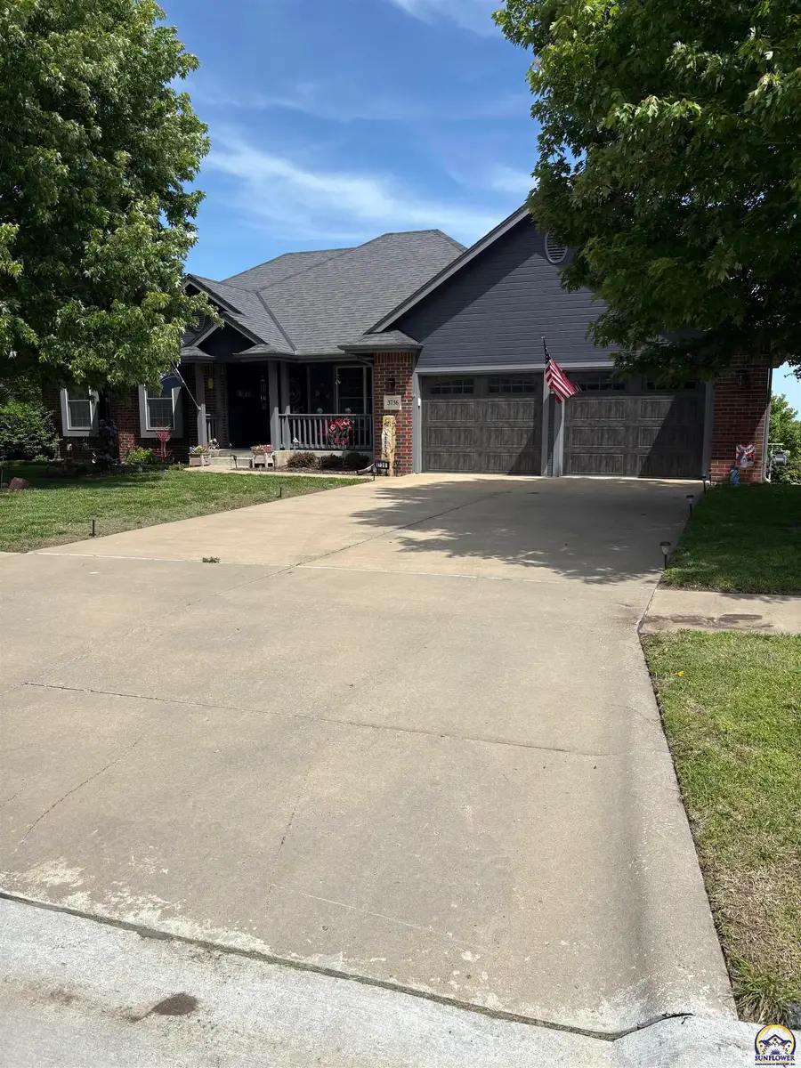3736 SW Summerfield Dr, Topeka, KS 66610 - #2