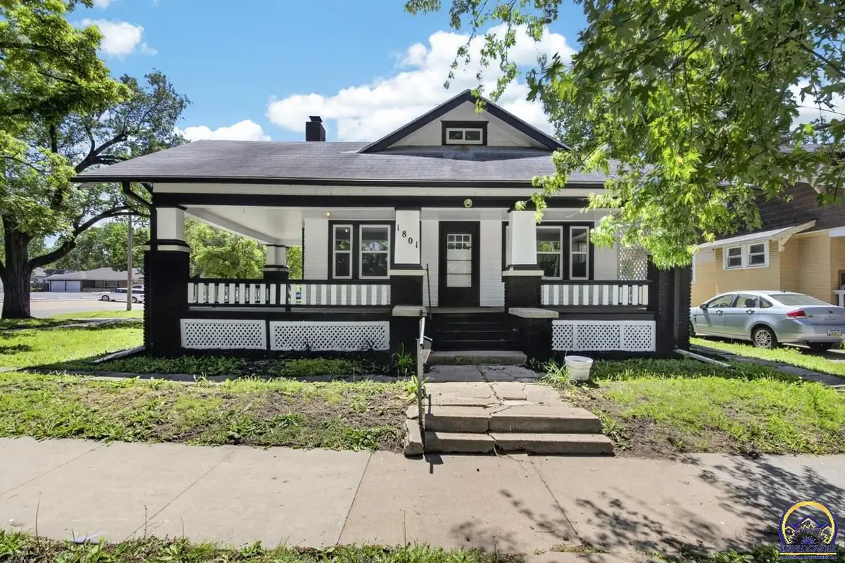 1801 SW Huntoon St, Topeka, KS 66604 - #1