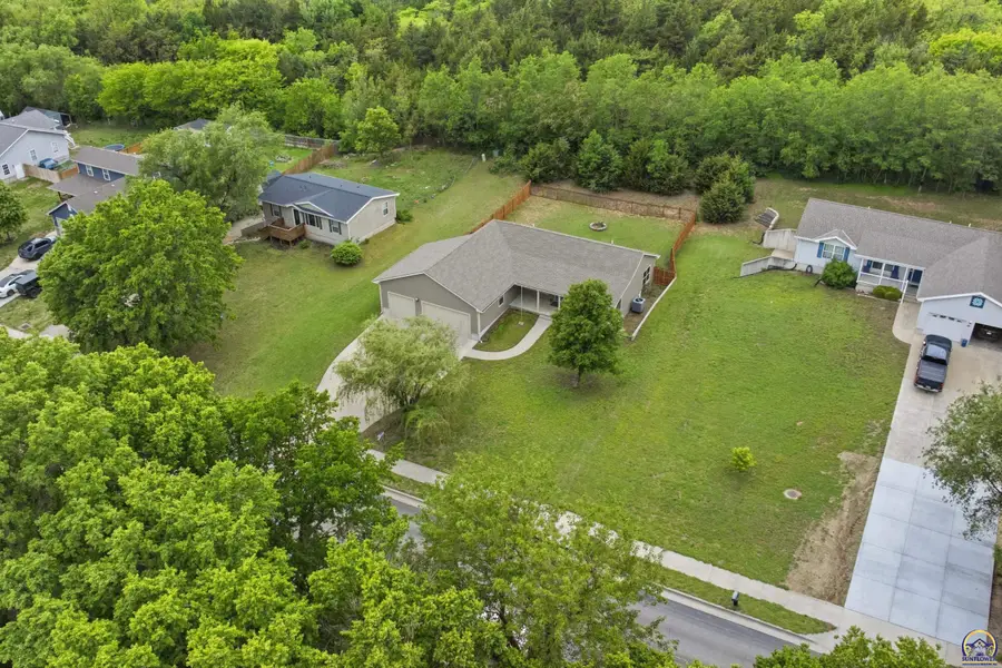 901 Nicholson Rd, Chapman, KS 67431 - #2