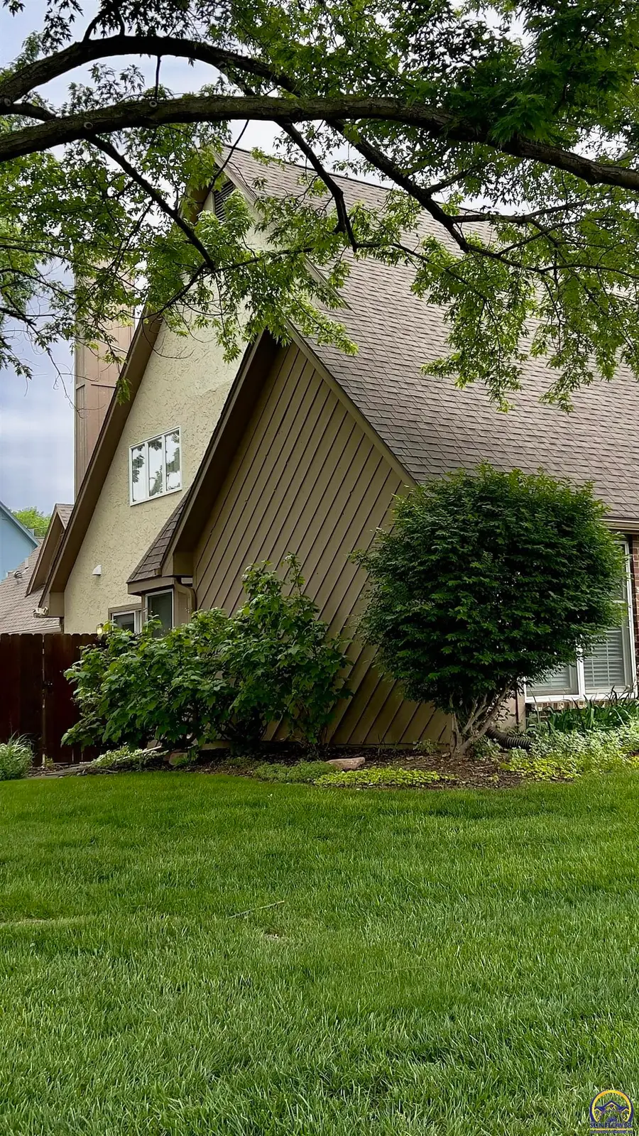 5724 SW Foxcroft North Cir, Topeka, KS 66614 - #2