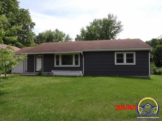 733 E 9th Ave, Emporia, KS 66801 - #1