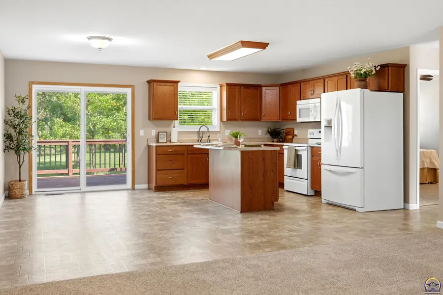 1118 Ash Ct, Lyndon, KS 66451-8878 - #2