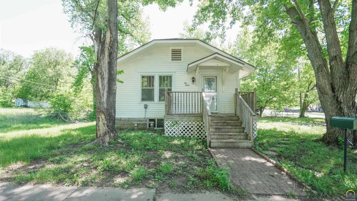 1012 2nd Ave W, Horton, KS 66439 - #1