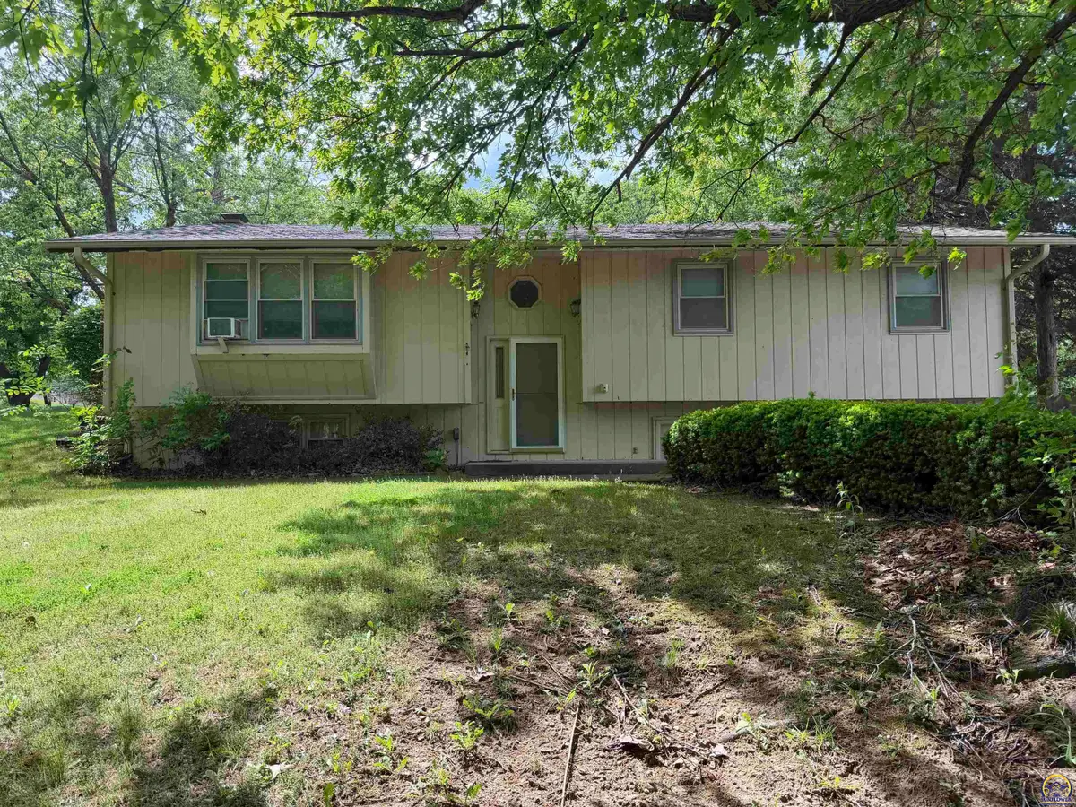 803 Colorado Ave, Holton, KS 66436 - #1