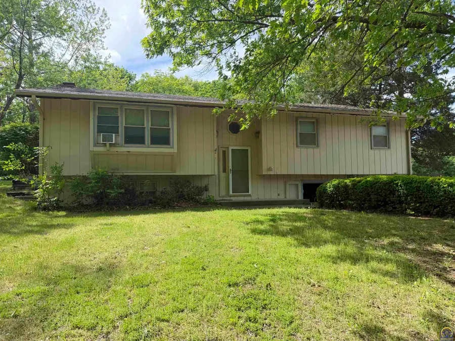 803 Colorado Ave, Holton, KS 66436 - #2