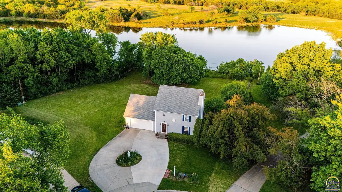 114 E Tomahawk Dr, Saint Marys, KS 66536 - #1