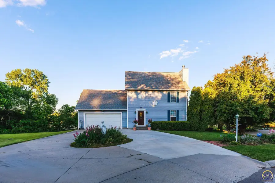 114 E Tomahawk Dr, Saint Marys, KS 66536 - #2
