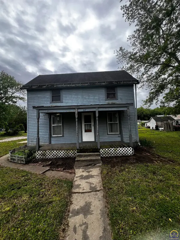 517 W Boone St, Madison, KS 66860