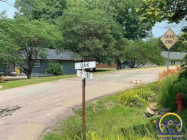 1604 Oak St, Valley Falls, KS 66088 - #3