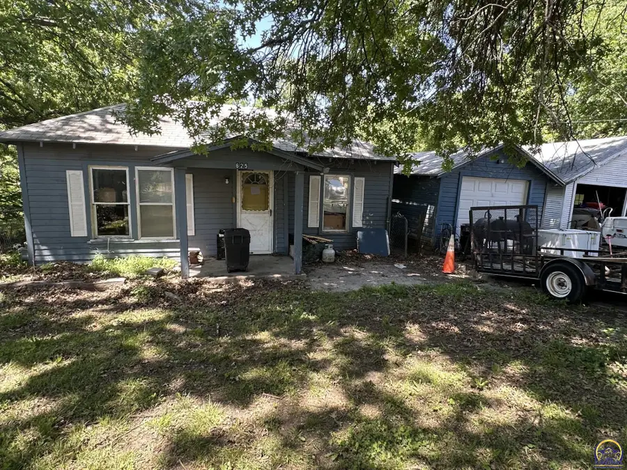 625 Lincoln St, Emporia, KS 66801 - #2
