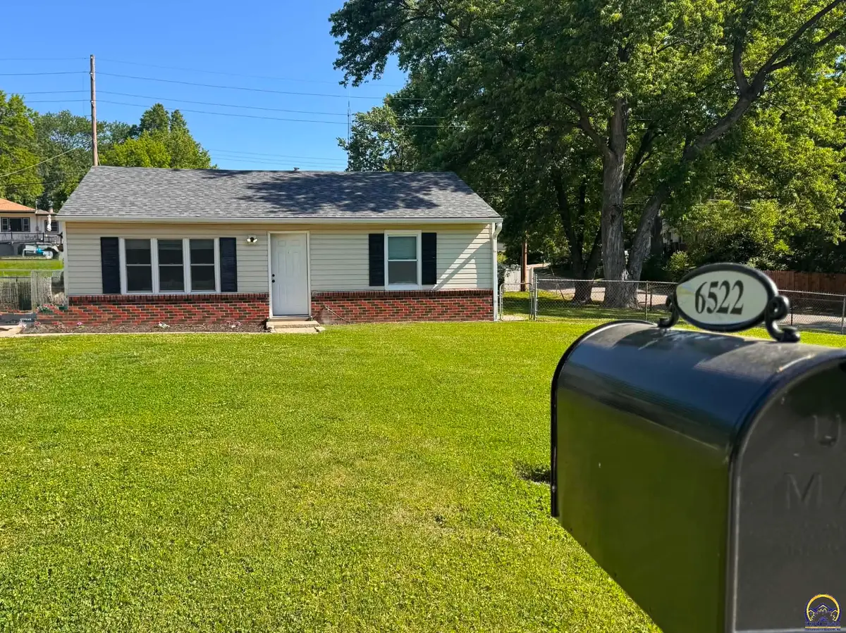 6522 Kimball Ave, Kansas City, KS 66104 - #1